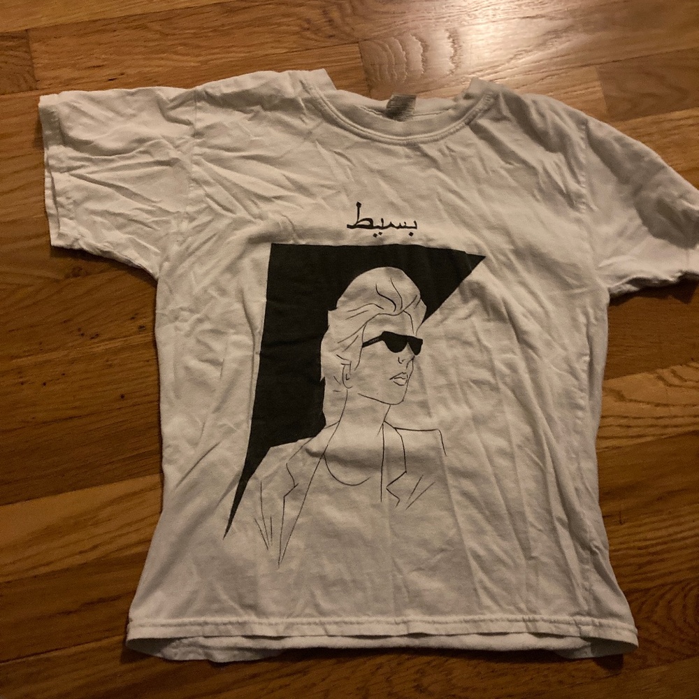 Extra small white and black graphic t shirt